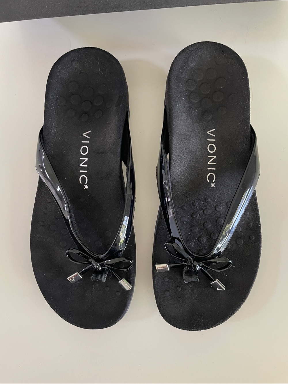 Vionic Black Women's Thong Sandals with Decorative Bow Accents - Picture 2 of 7